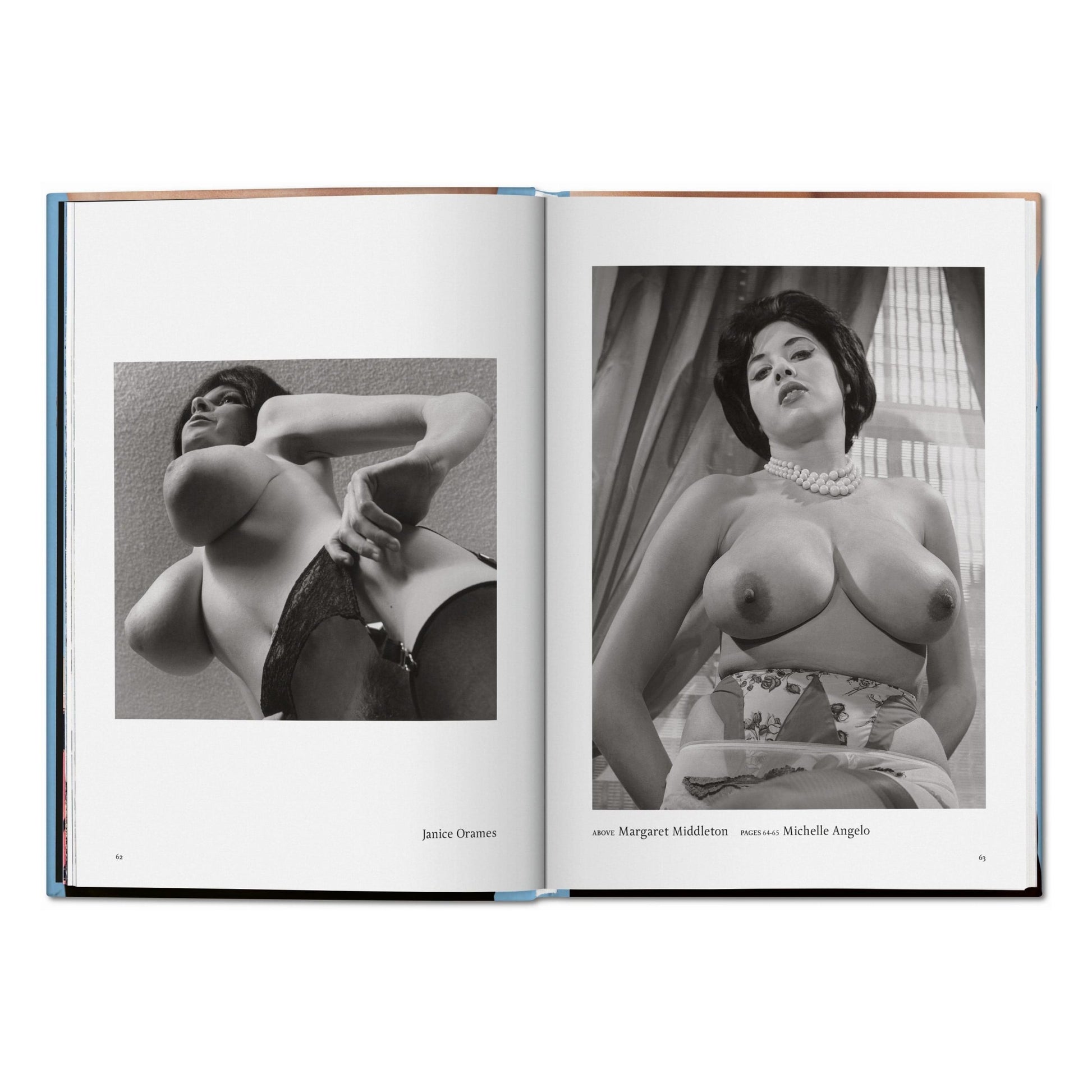 The Little Big Book of Breasts (German, French, English)