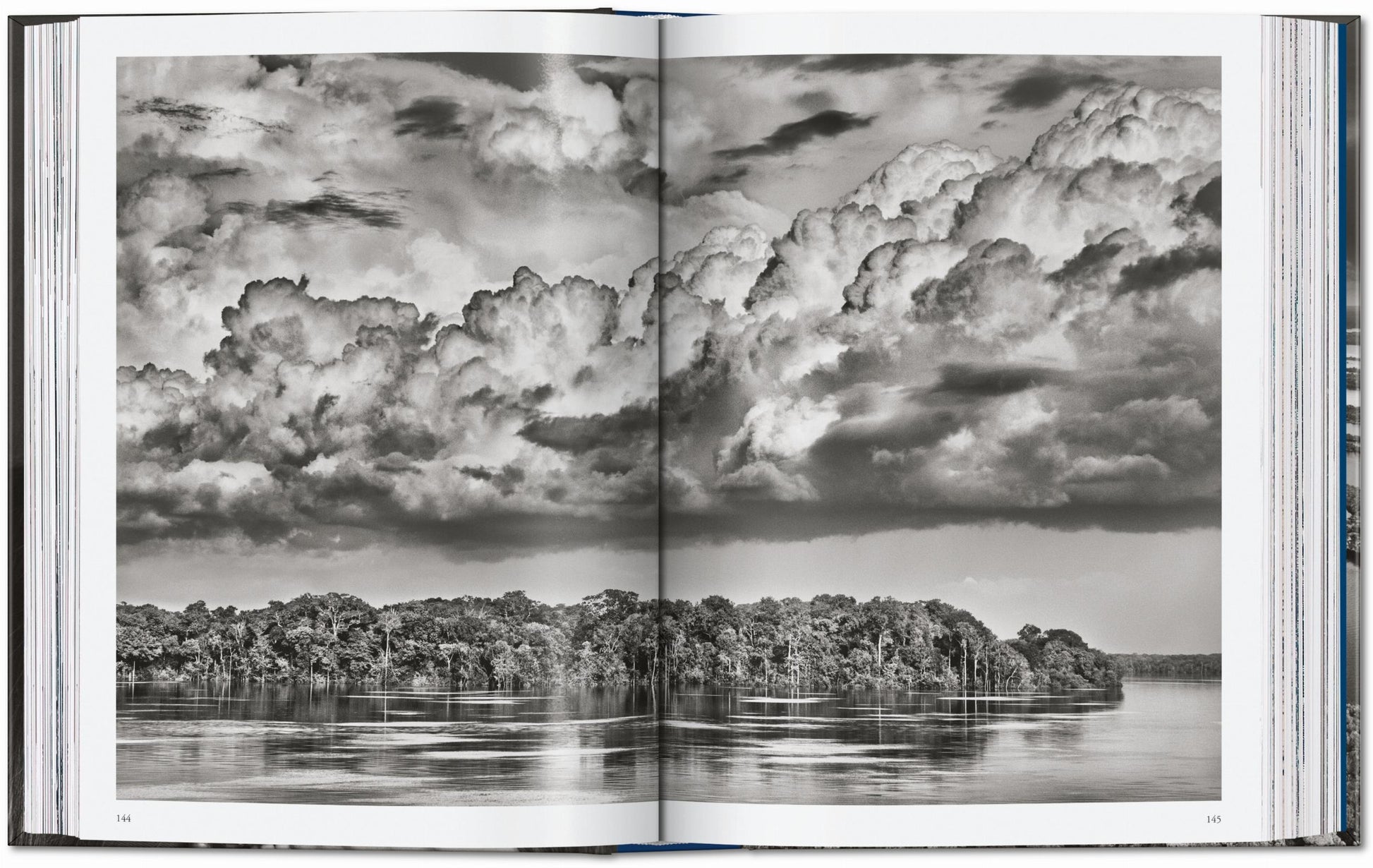 Sebastião Salgado. Amazônia. 45th Ed. (English)