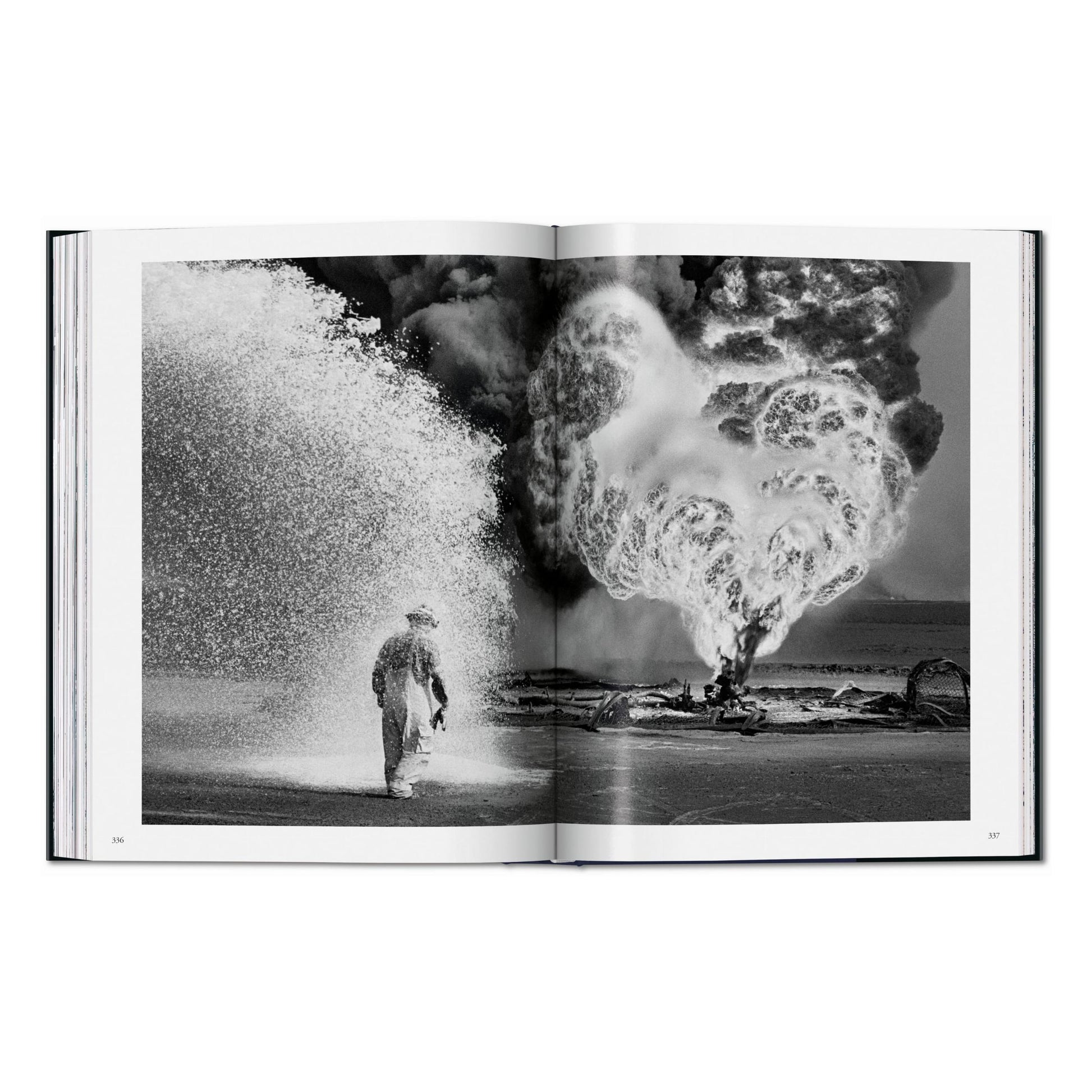Sebastião Salgado. Workers. An Archaeology of the Industrial Age (English)