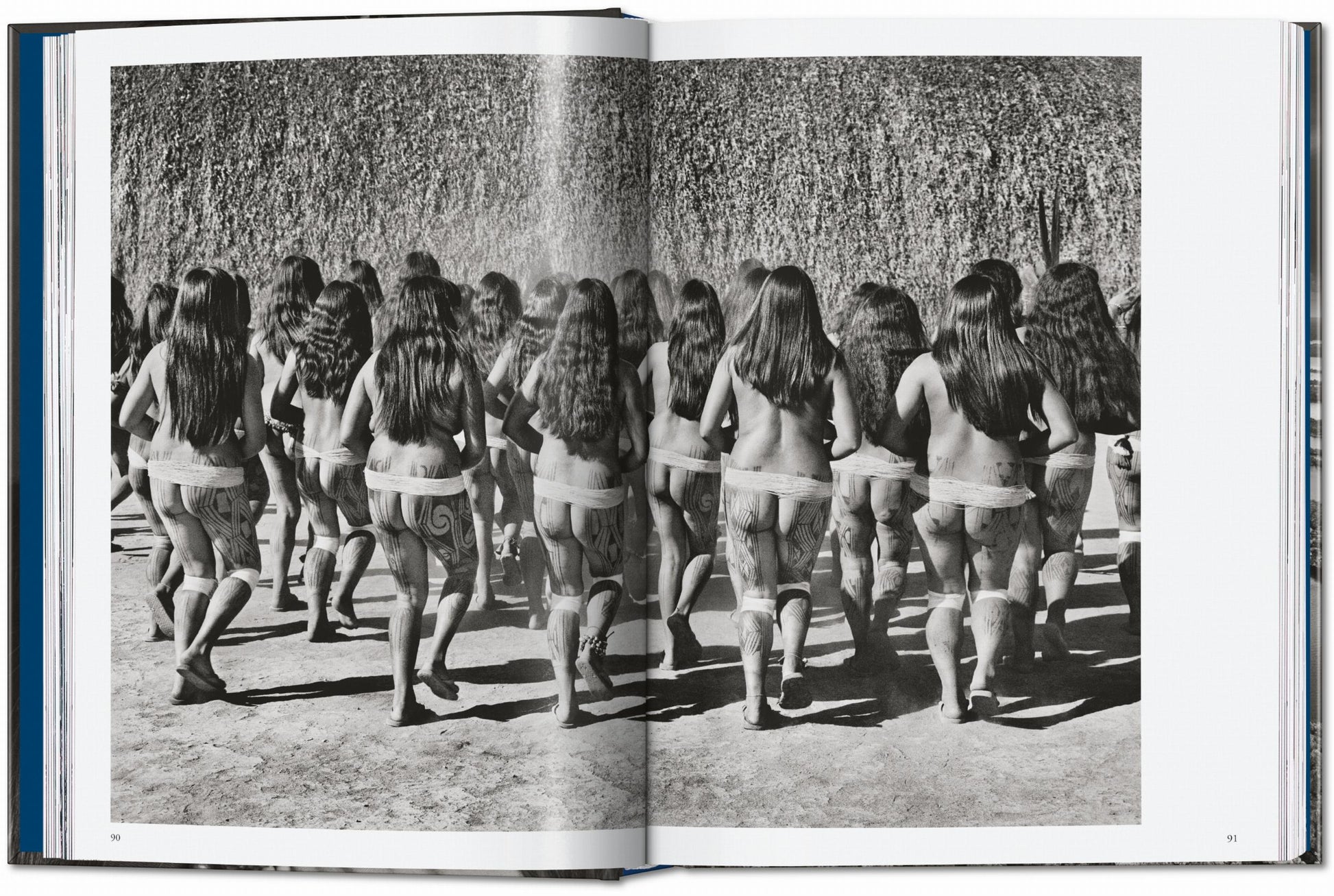 Sebastião Salgado. Amazônia. 45th Ed. (English)